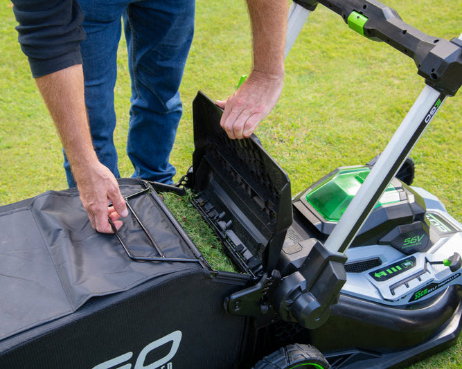 EGO LM2230E-SP Rasenmäher 55cm mit Radantrieb