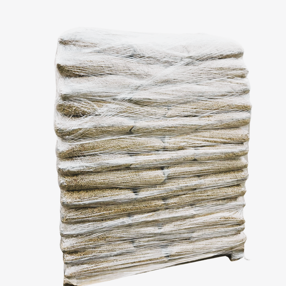 Premium Holzpellets 6 mm aus Nadelholz - 1 Palette 960 kg, 64 Säcke je 15 kg – Sehr hell & sauber – Aschegehalt < 0,5 %