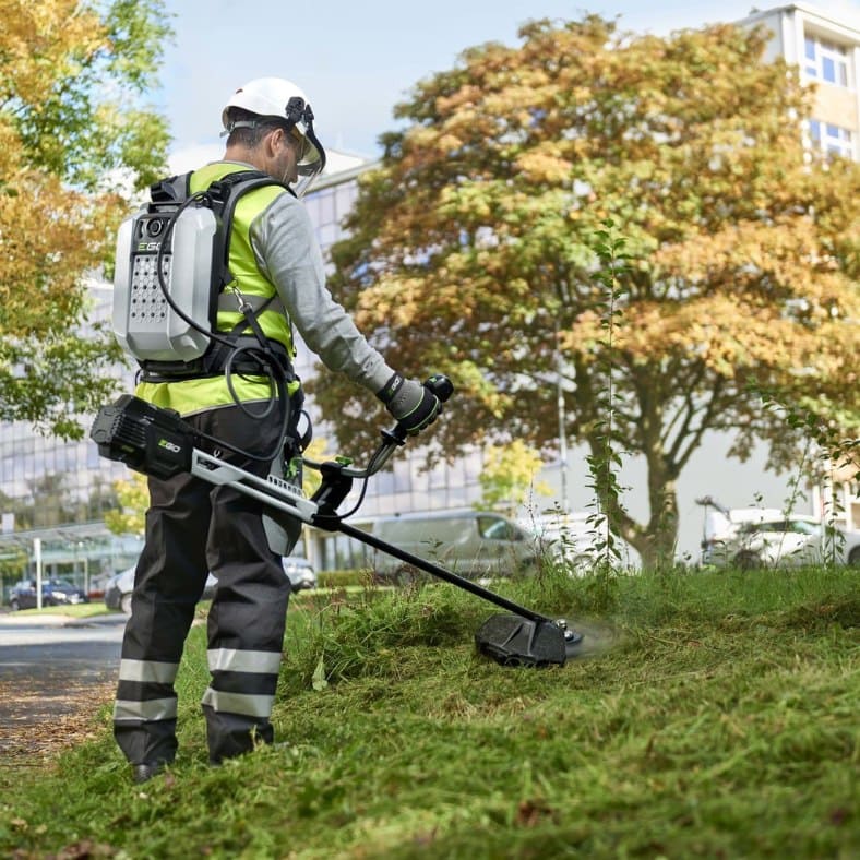 EGO BAX1501 28AH Rückentragbarer Akku mit Tragegurt für Profis
