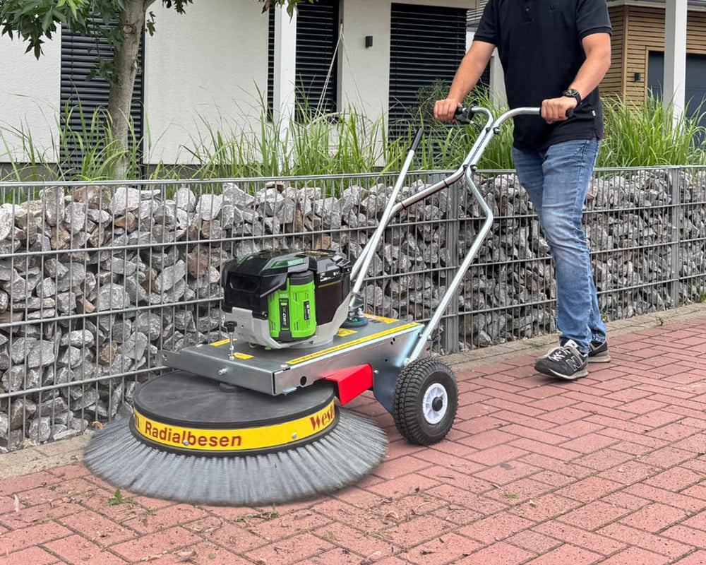 Westermann WR 870 EGO Radialkehrmaschine